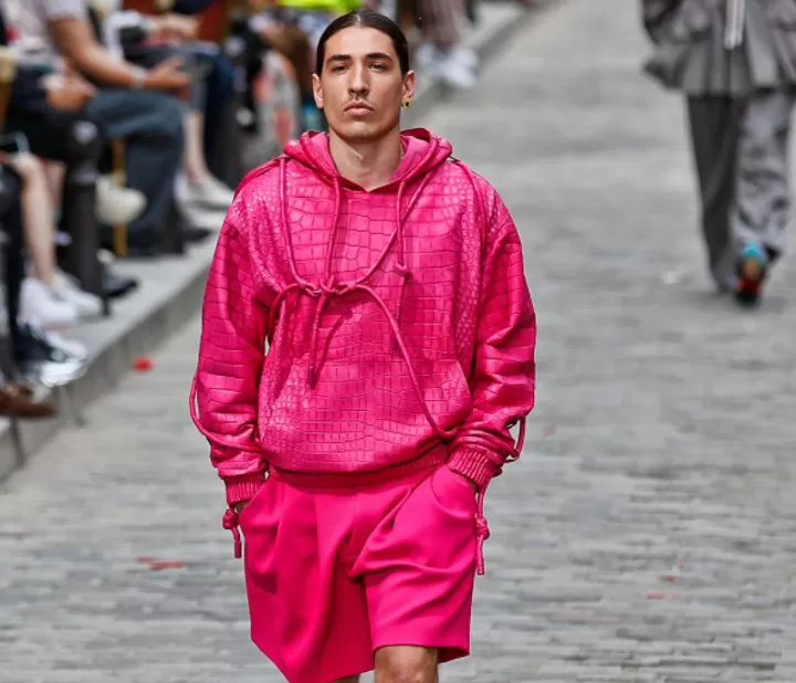 Bellerin strutting on Louis Vuitton Paris catwalk show in daring pink  outfit