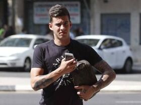 Santi Mina, un regreso muy incómodo