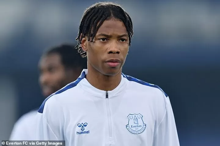 Chelsea, Tottenham and Manchester City chasing Everton's 17-year-old  wonderkid Ishe Samuels-Smith| All Football