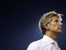 Edwin van der Sar es trasladado a un hospital de Países Bajos desde Croacia