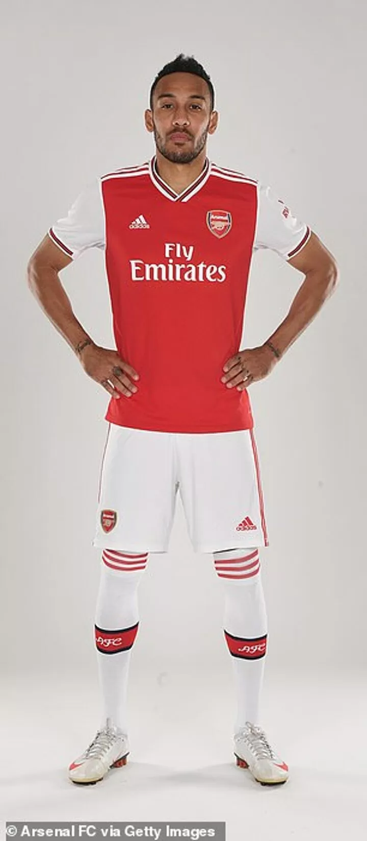 Arsenal x adidas, the tribute to the ugliest shirt of the English