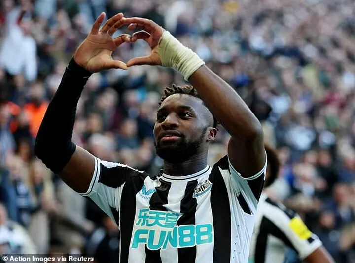 Newcastle United - Saint-Maximin signs for Newcastle United