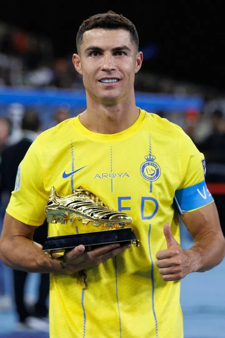 Ronaldo sales gold boots