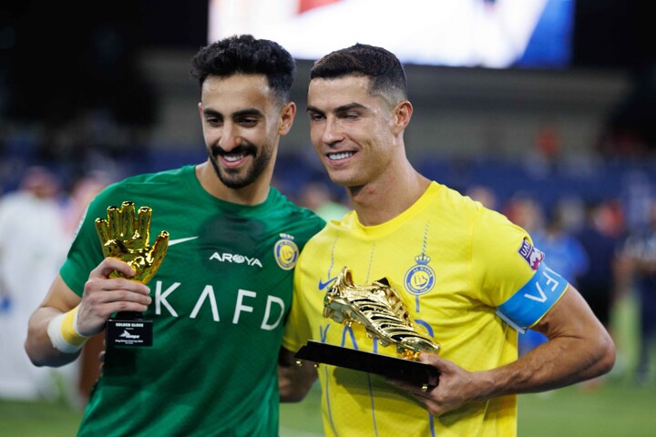 Ronaldo store gold boots