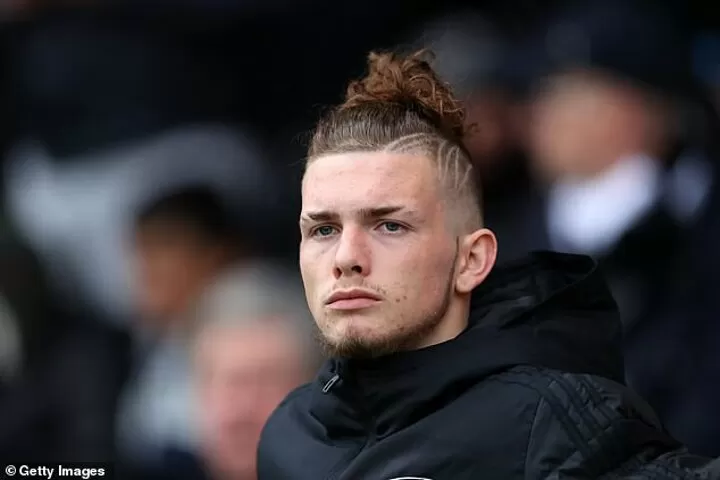 Liverpool sign Fulham starlet Elliott