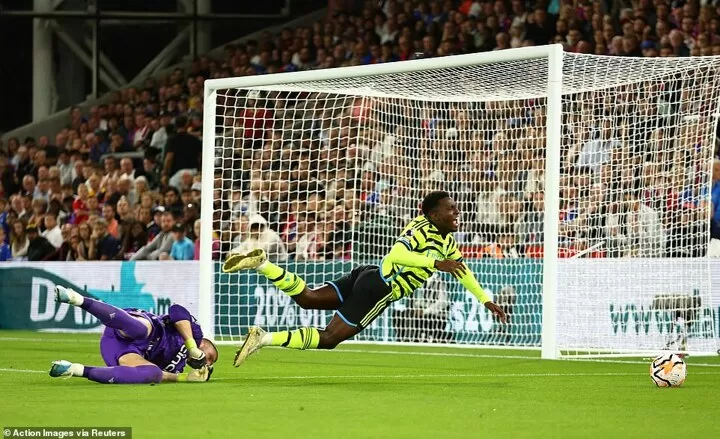 Arsenal beat Crystal Palace despite Takehiro Tomiyasu red card