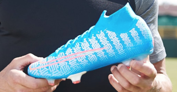 Cr7 shuai boots hotsell