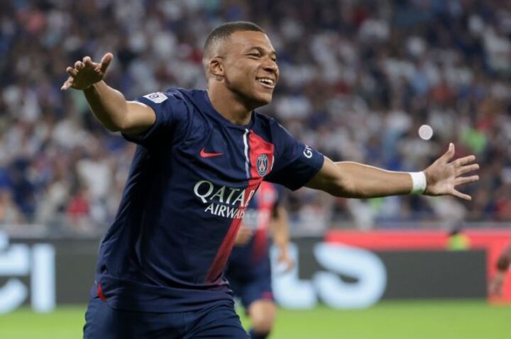Revealed: Kylian Mbappe has 'many doubts' over Real Madrid transfer with PSG  expecting final decision from star forward in 'coming days' as they hold  back new contract offer