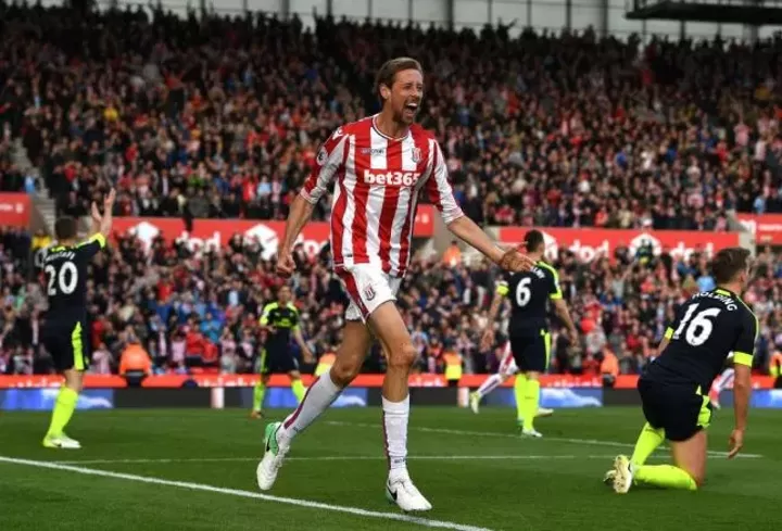 Name A Footballer Taller Than Peter Crouch We Will Wait All Football