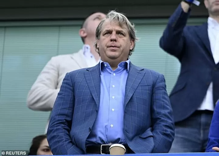 Vets near Stamford Bridge sue to stop Chelsea's £2bn stadium