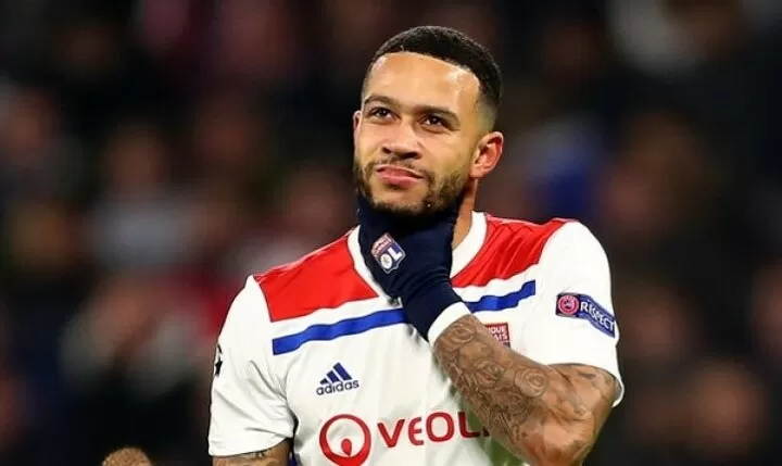 Depay S Agent Meets Maldini At Milan For Possible Move All Football