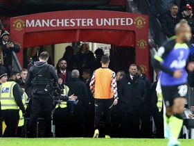 Man Utd tụt lùi so với Arsenal phải hai thập kỷ