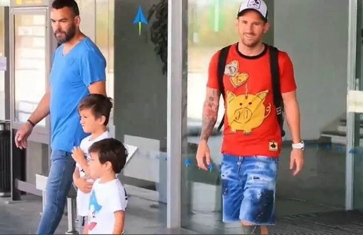 Messi Is Back In Barcelona With His Family After Holidays All Football