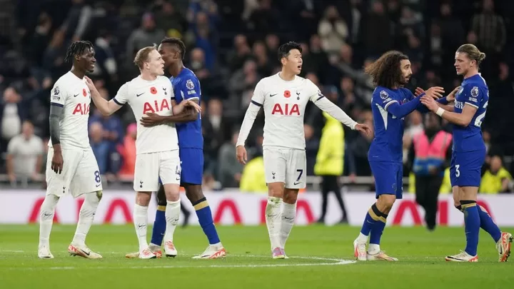Tottenham 1-4 Chelsea: Nine-man Spurs fall to Pochettino's Blues