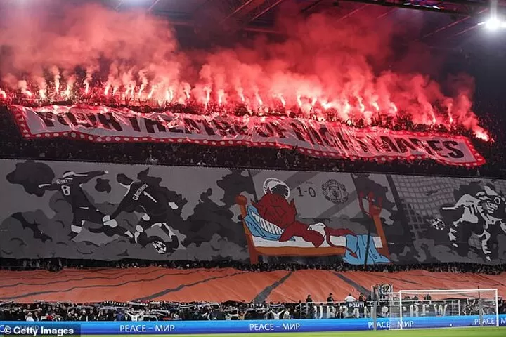ULTRAS-TIFO.net - Good night from Spartak Moscow!