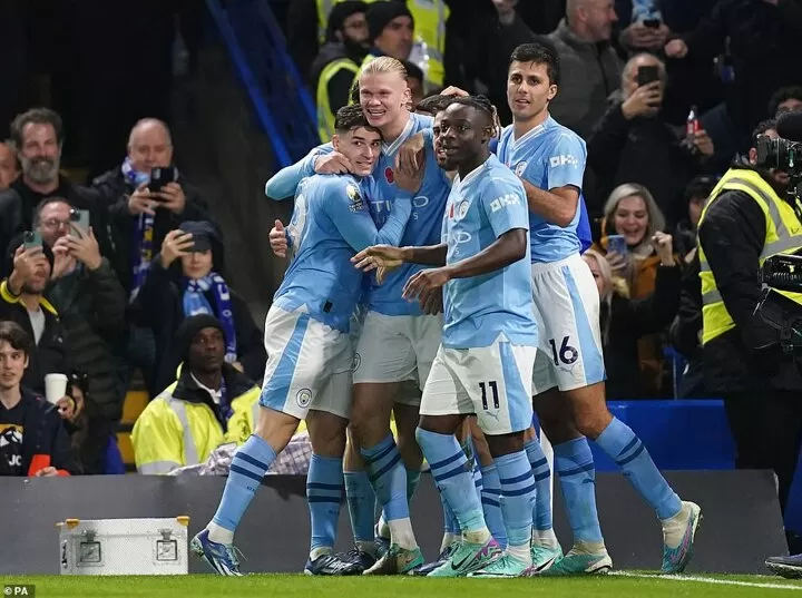 Manchester City e Chelsea empatam a quatro bolas - Renascença