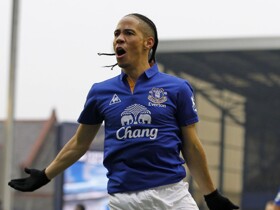 Steven Pienaar: South African footballer who spent his golden years at Ajax