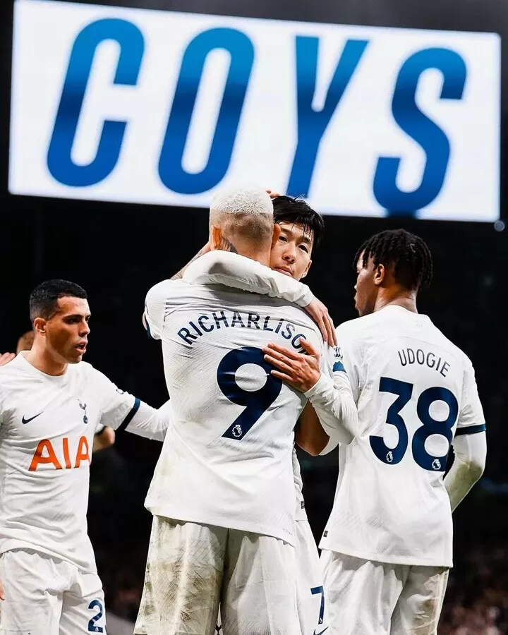 Spurs sales track top