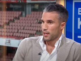 Robin van Persie explained why Arsenal are to blame for his transfer to Man Utd