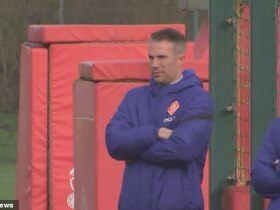 Van Persie RETURNS to Utd as Ten Hag gave his blessing for he to watch training
