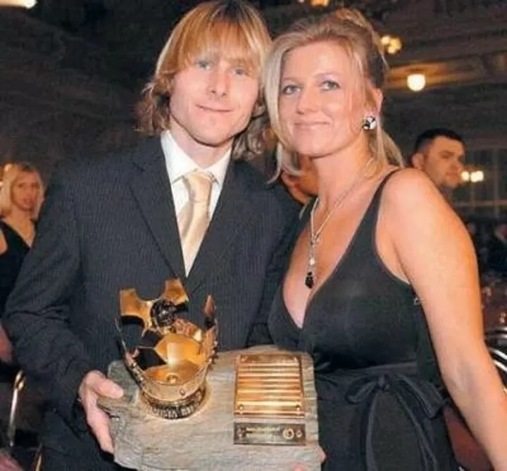 Nedved 'ends his 25 years marriage after being caught with a 23-year-old  girl'| All Football