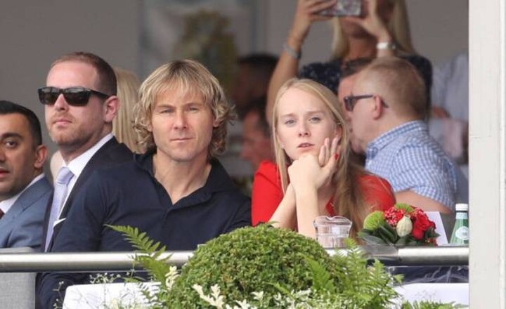 Nedved 'ends his 25 years marriage after being caught with a 23-year-old  girl'| All Football