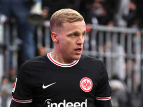 Frankfurt ra quyết định về Van de Beek