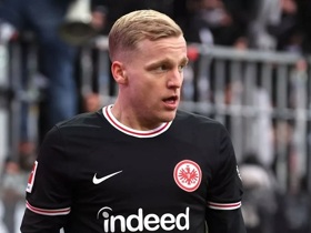 M.U ngăn Van de Beek ở lại Premier League