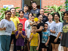Mansion Sports, Tạp chí Bóng đá thăm làng trẻ em SOS Việt Nam