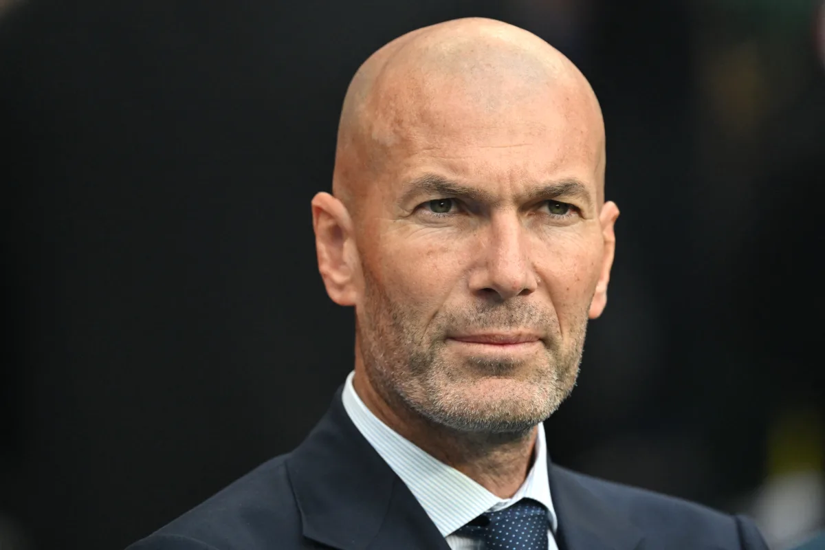 How did France set up in Zinédine Zidane’s first training session?