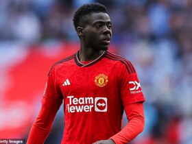 Man United 'lose talented teenager on a FREE transfer after he snubs a new deal'
