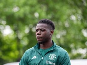 Man Utd wonderkid makes decision on transfer exit after contract confusion