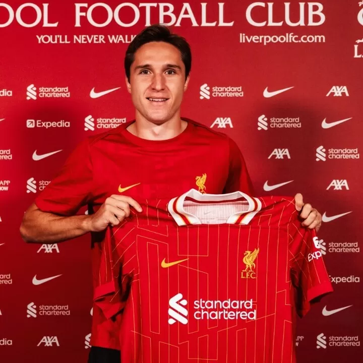OFFICIAL: Chiesa joins Liverpool from Juventus with the Number 14