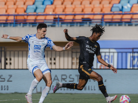 Dewa United FC 2-1 PSIS Semarang: Alta ballah dan Taisei Marukawa mencetak gol