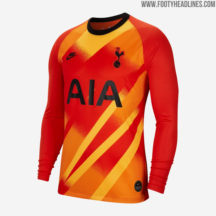Tottenham goalkeeper sales kit black
