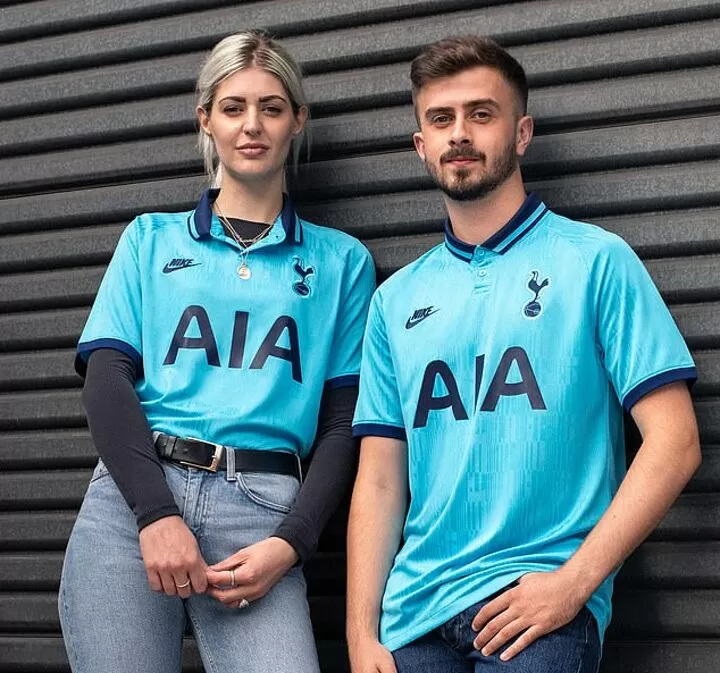 Tottenham outlet 90s kit