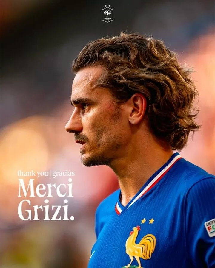 Griezmann with the World Cup Trophy