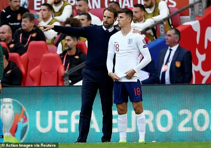 Mount Elated At Making England Debut Alongside Best Friend Rice All Football