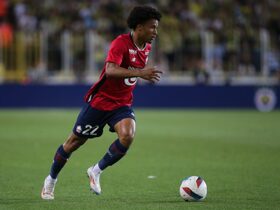 Official | Lille right-back Tiago Santos sustains ACL injury