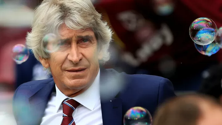 I M Forever Blowing Bubbles The Story Behind Famous West Ham Chant All Football