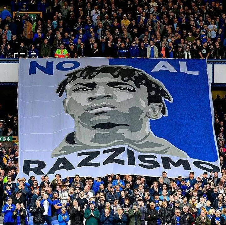 No To Racism Everton Fans Unveiled An Anti Racism Tifo To Support Moise Kean All Football