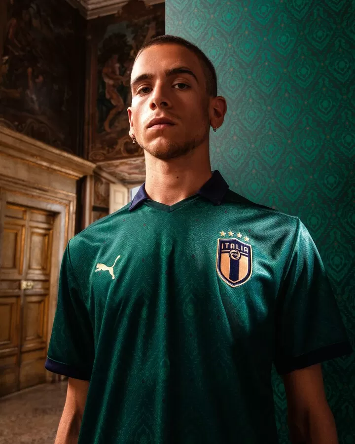 Italy euro 2020 third kit top