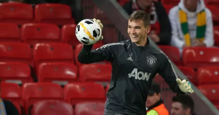 Man Utd U23 goalkeeper Matej Kovar signs new contract| All Football
