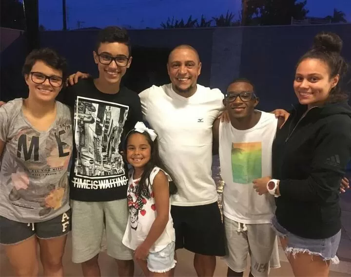 Inside Roberto Carlos' life with 11 children from 7 women as he ...