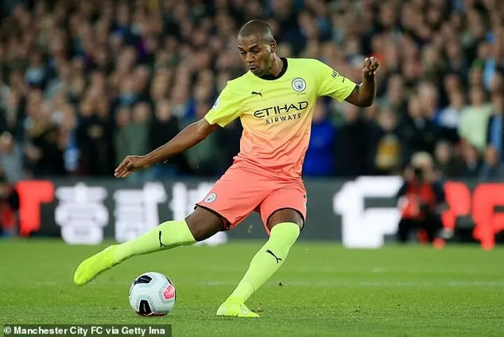 Fernandinho Rodri Shine In Man City Win With Duo Starting Defenders At Palace All Football
