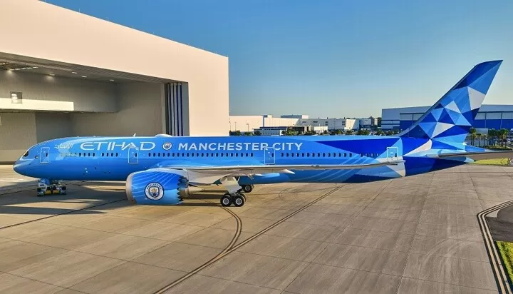 Etihad Unveils Manchester City 787 9 The Blue Moon Will Rise Up Again All Football