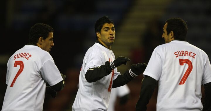 Liverpool sales suarez shirts