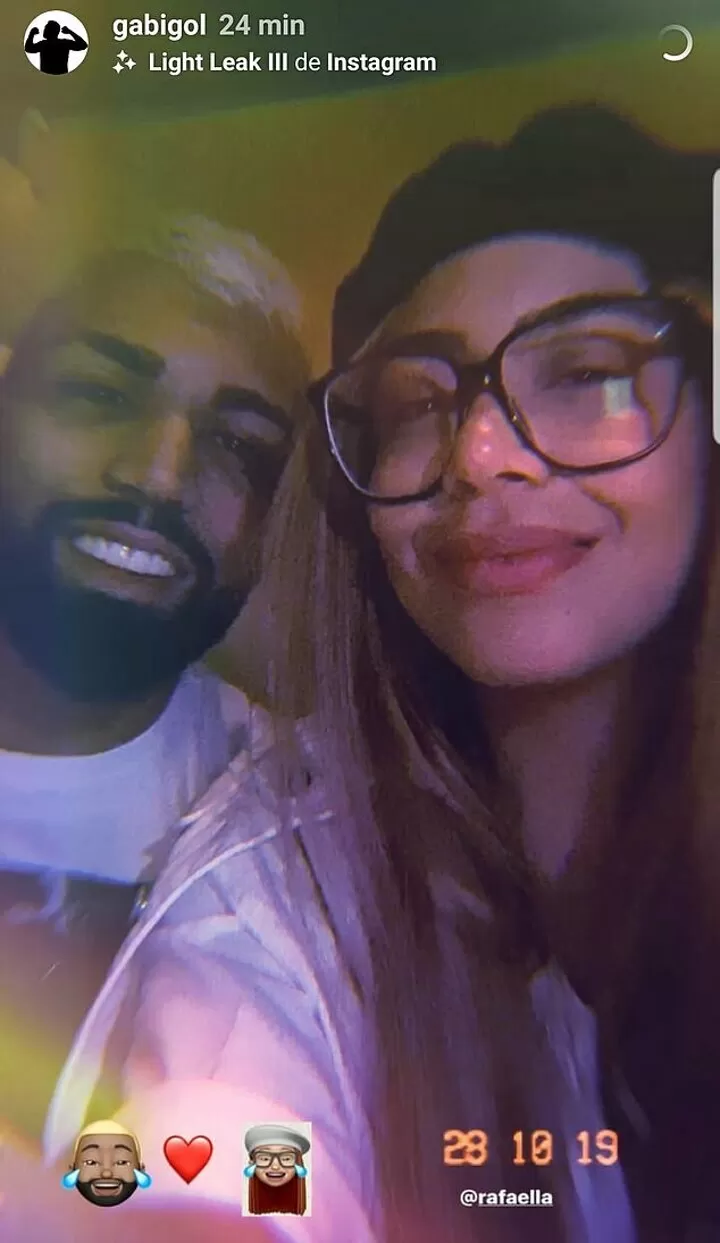 Neymar S Poster Has Gabigol S Face Covered Up After He Dates
