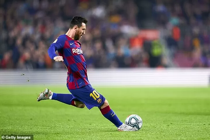 Messi returns from injury and Barcelona shot from mid-table to top of La  Liga| All Football