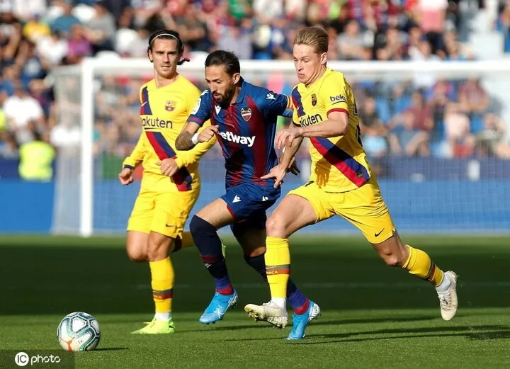 Levante 3 1 Barca In Pics Messi S Side Suffer 2nd Half Collapse Suarez Injured All Football